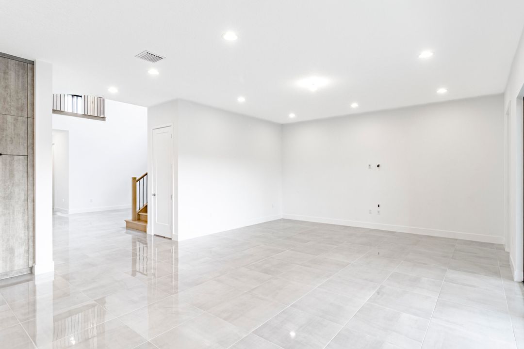 For Sale: $1,825,000 (5 beds, 7 baths, 4605 Square Feet)