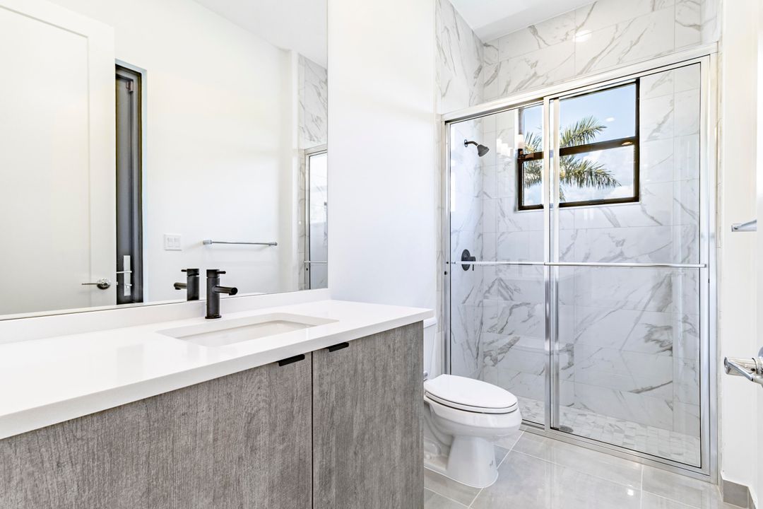 For Sale: $1,825,000 (5 beds, 7 baths, 4605 Square Feet)