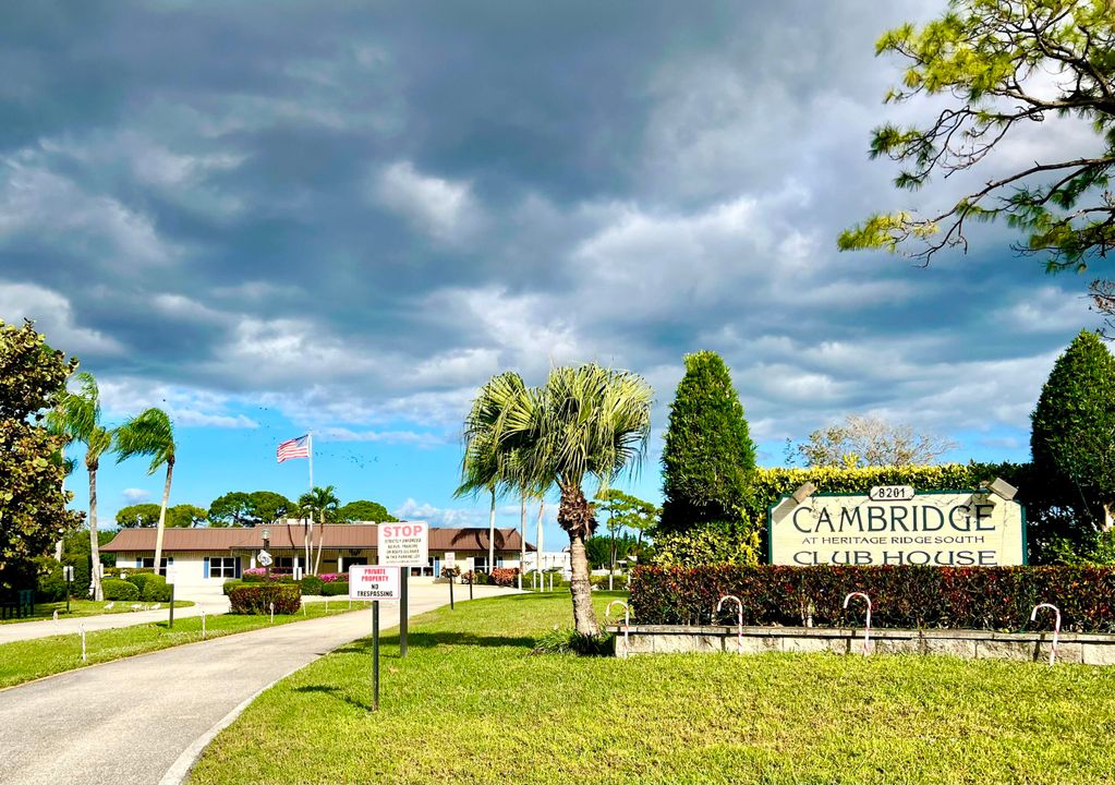 На продажу: $245,000 (2 спален, 2 ванн, 1152 Квадратных фут)