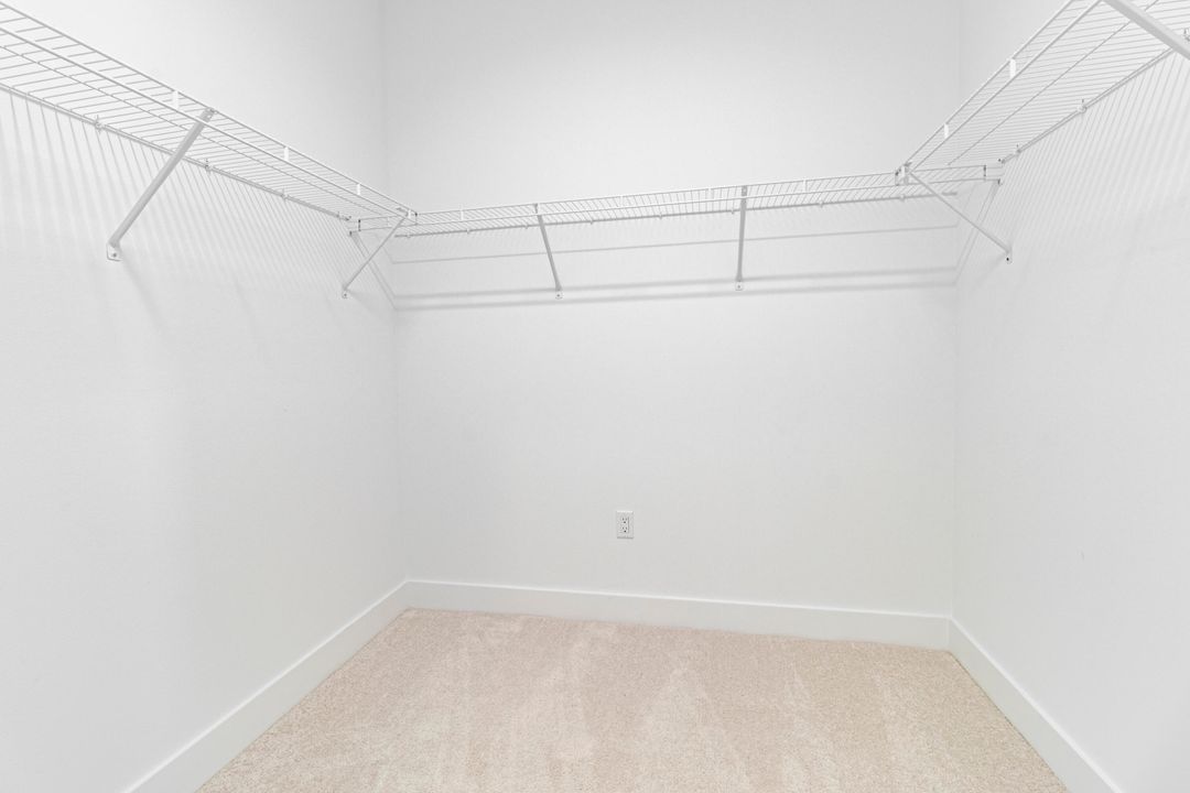 For Sale: $1,825,000 (5 beds, 7 baths, 4605 Square Feet)