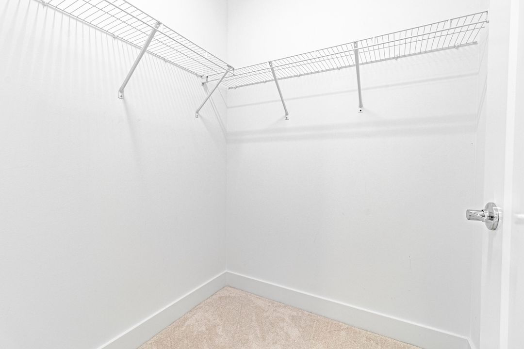 For Sale: $1,825,000 (5 beds, 7 baths, 4605 Square Feet)