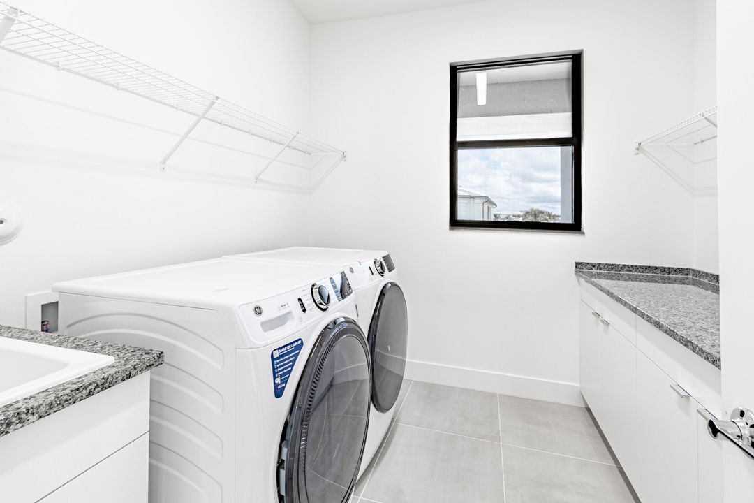 For Sale: $1,825,000 (5 beds, 7 baths, 4605 Square Feet)