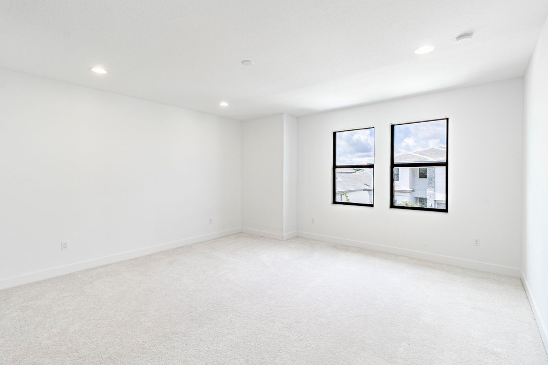 For Sale: $1,825,000 (5 beds, 7 baths, 4605 Square Feet)