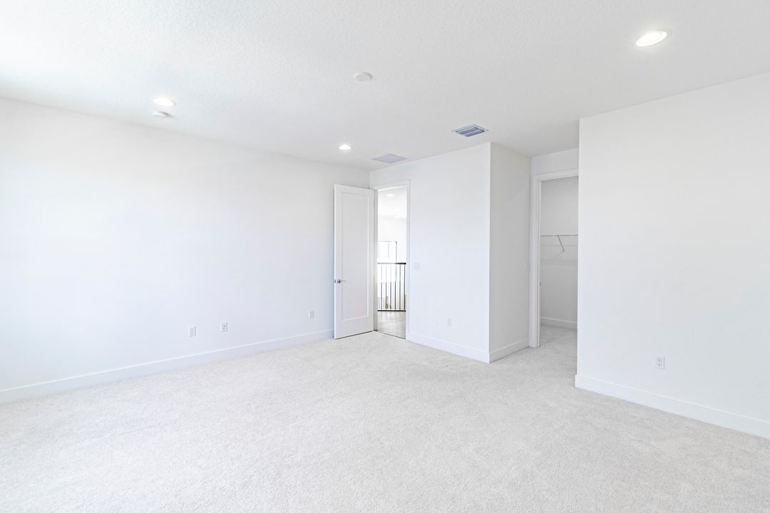 For Sale: $1,825,000 (5 beds, 7 baths, 4605 Square Feet)