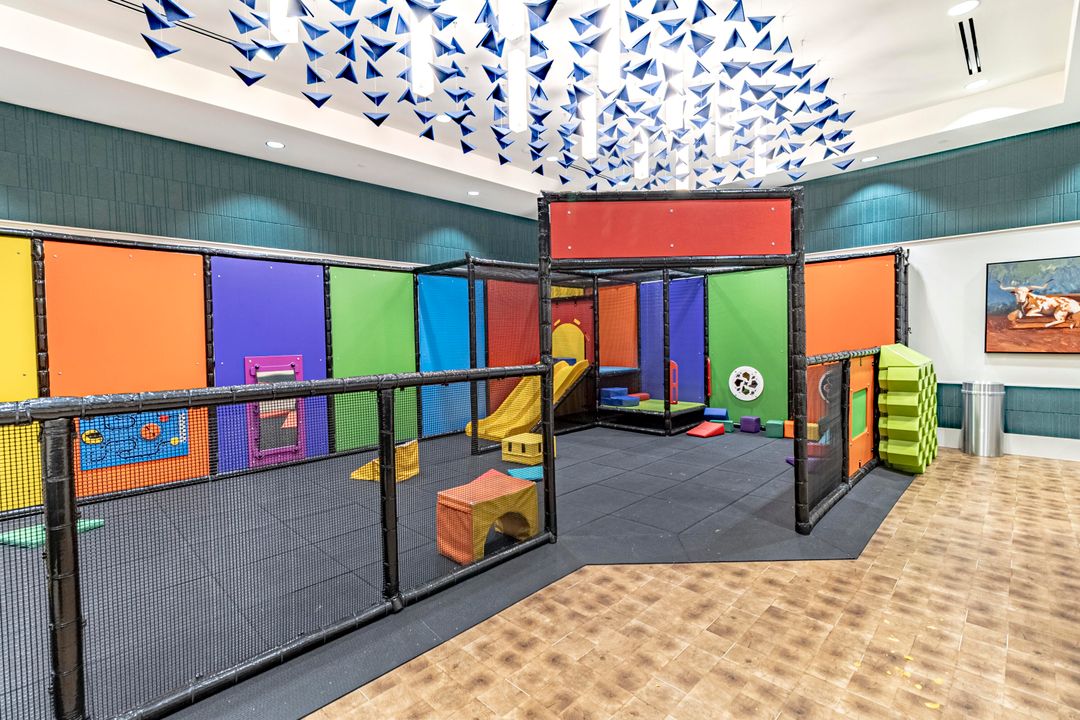 For Sale: $1,825,000 (5 beds, 7 baths, 4605 Square Feet)