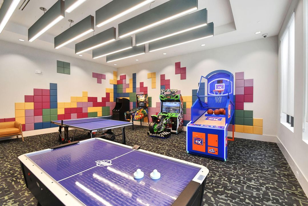 For Sale: $1,825,000 (5 beds, 7 baths, 4605 Square Feet)