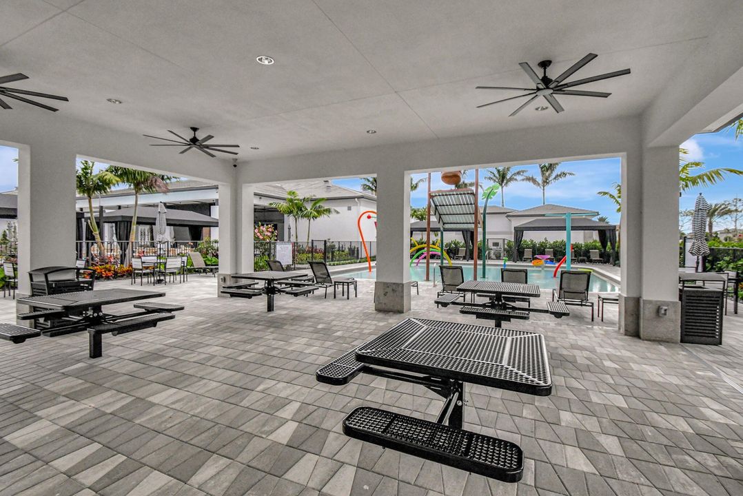 For Sale: $1,825,000 (5 beds, 7 baths, 4605 Square Feet)