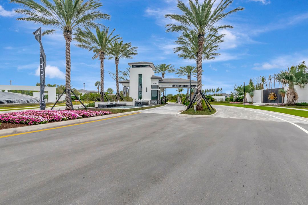 For Sale: $1,825,000 (5 beds, 7 baths, 4605 Square Feet)