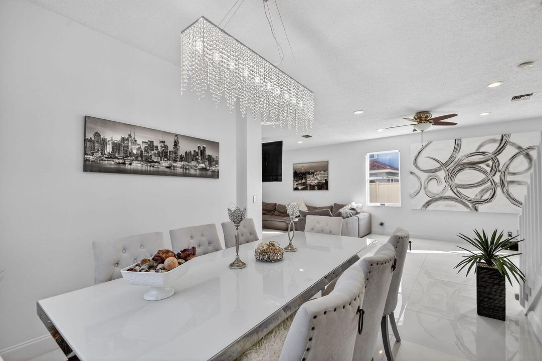 На продажу: $675,000 (4 спален, 2 ванн, 2317 Квадратных фут)