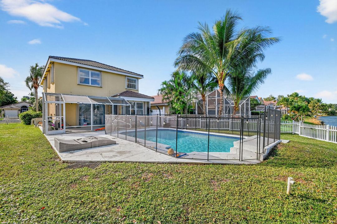 На продажу: $675,000 (4 спален, 2 ванн, 2317 Квадратных фут)