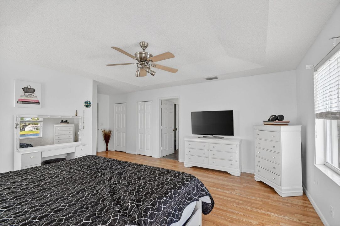 На продажу: $675,000 (4 спален, 2 ванн, 2317 Квадратных фут)