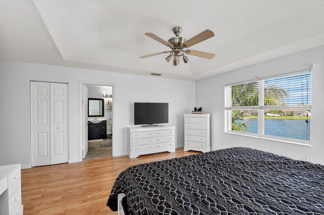 На продажу: $675,000 (4 спален, 2 ванн, 2317 Квадратных фут)