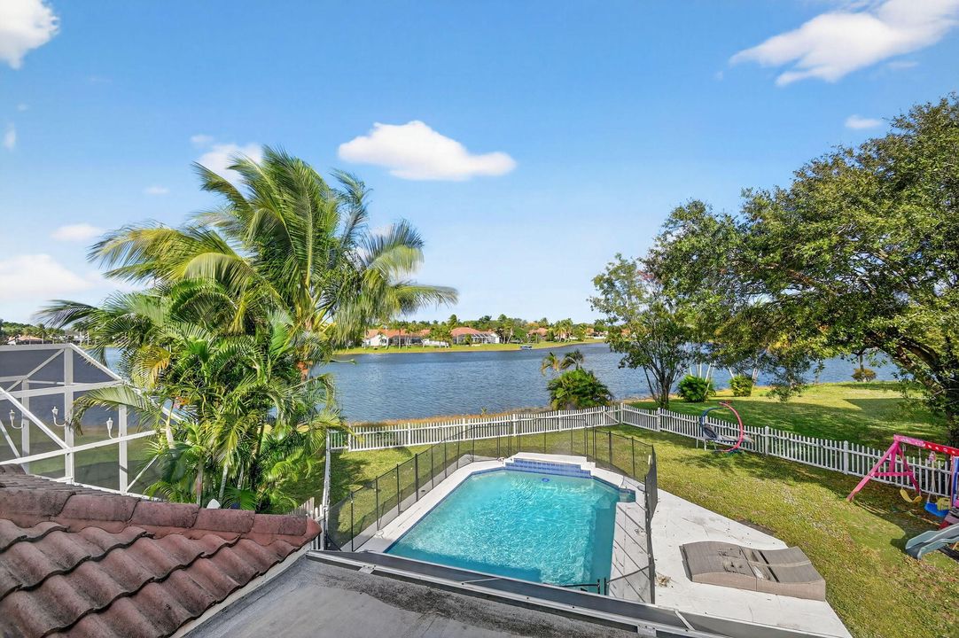 На продажу: $675,000 (4 спален, 2 ванн, 2317 Квадратных фут)