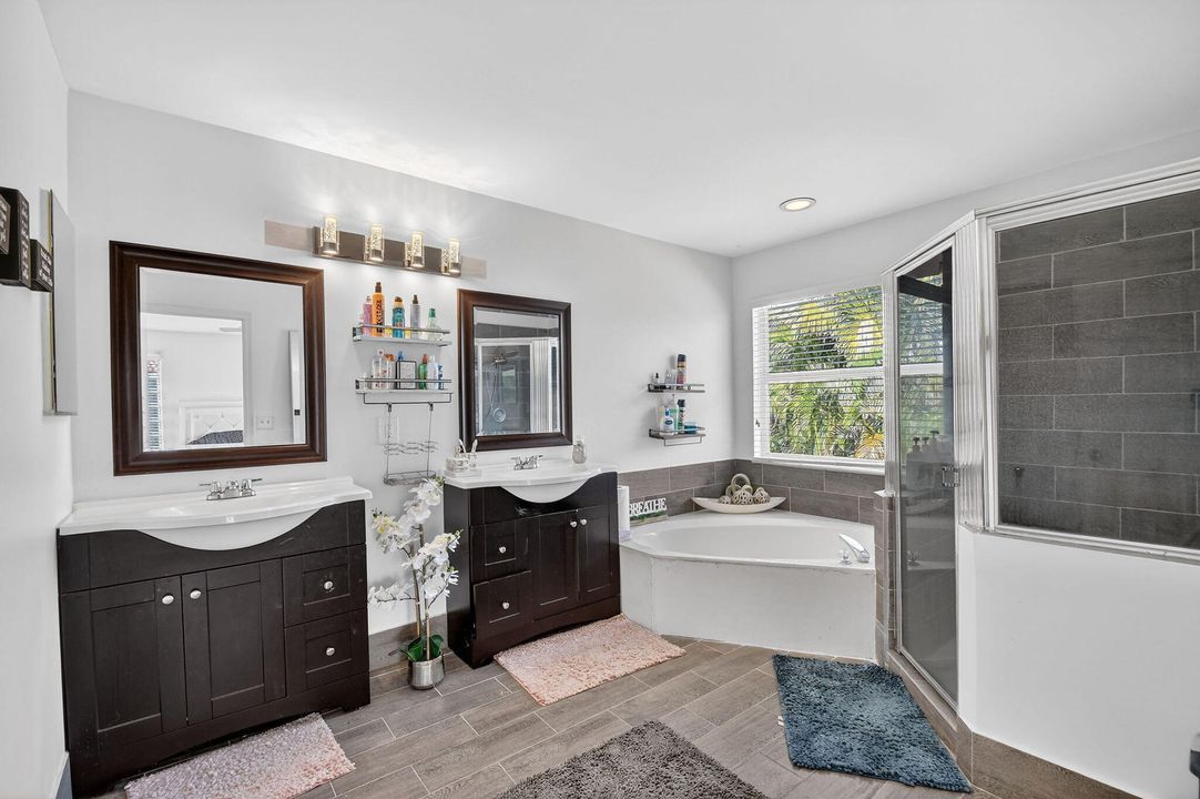 На продажу: $675,000 (4 спален, 2 ванн, 2317 Квадратных фут)