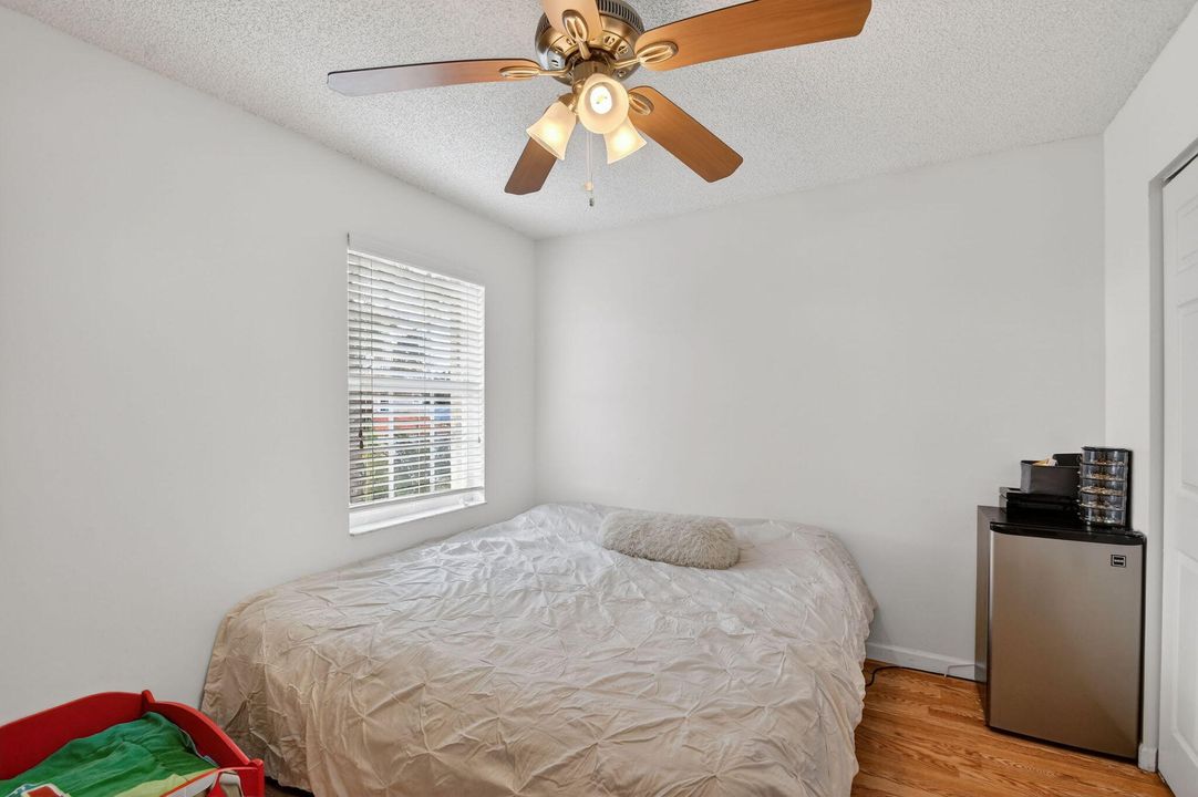 На продажу: $675,000 (4 спален, 2 ванн, 2317 Квадратных фут)