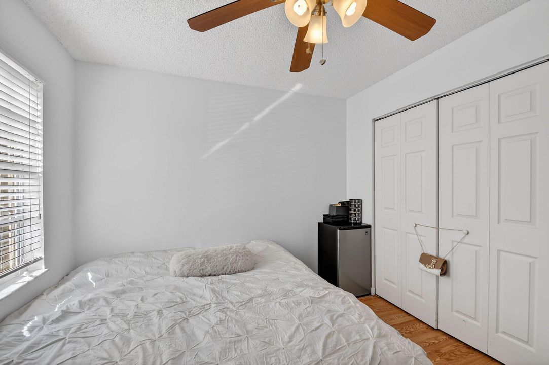 На продажу: $675,000 (4 спален, 2 ванн, 2317 Квадратных фут)