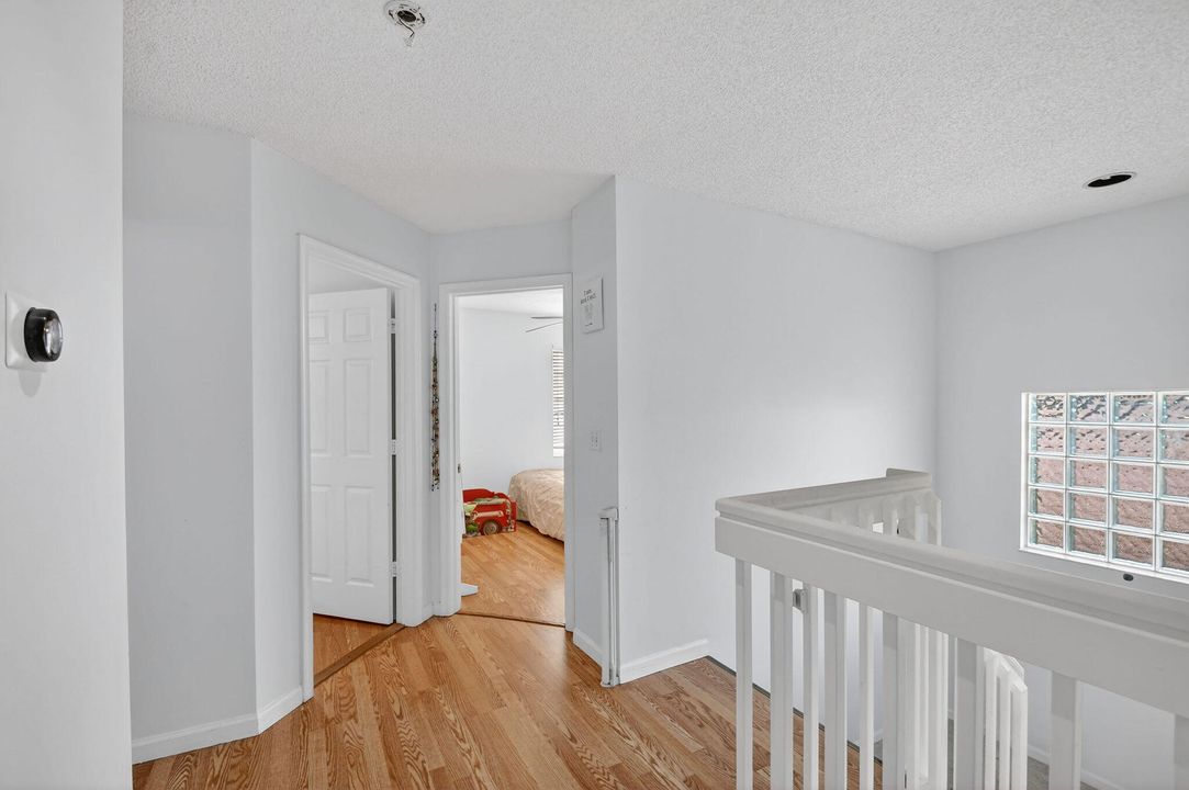 На продажу: $675,000 (4 спален, 2 ванн, 2317 Квадратных фут)