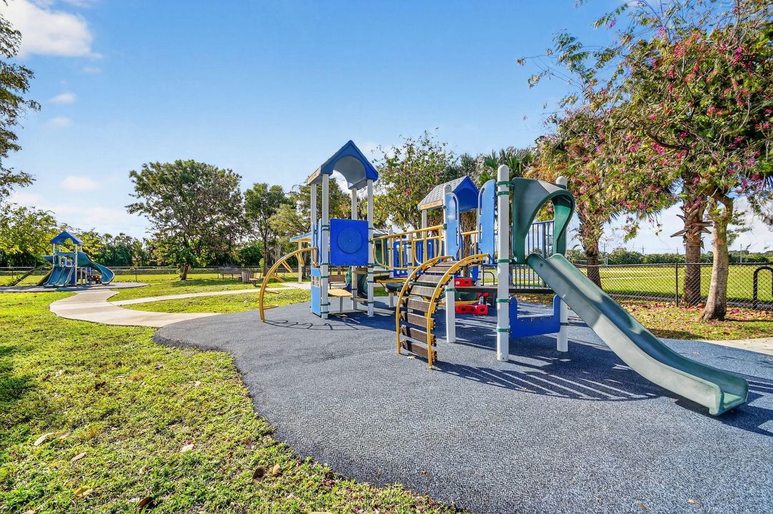 На продажу: $675,000 (4 спален, 2 ванн, 2317 Квадратных фут)