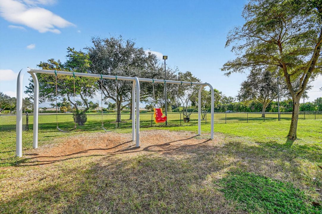 На продажу: $675,000 (4 спален, 2 ванн, 2317 Квадратных фут)