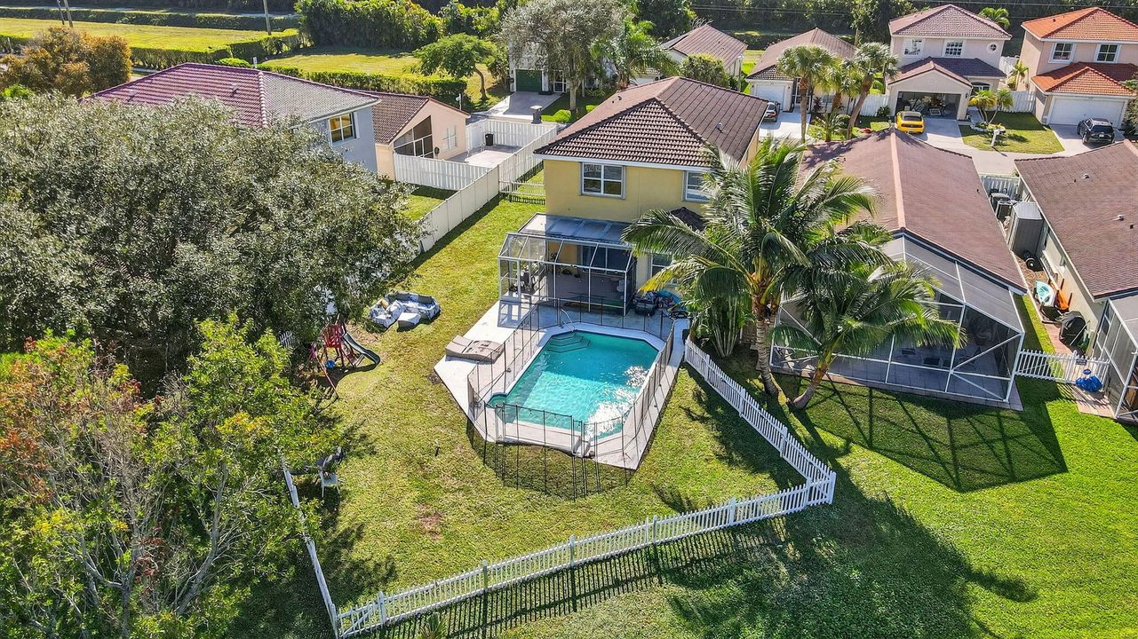 На продажу: $675,000 (4 спален, 2 ванн, 2317 Квадратных фут)