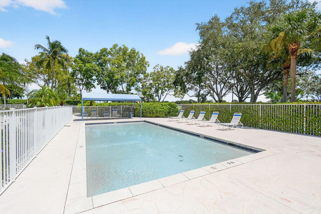 На продажу: $675,000 (4 спален, 2 ванн, 2317 Квадратных фут)