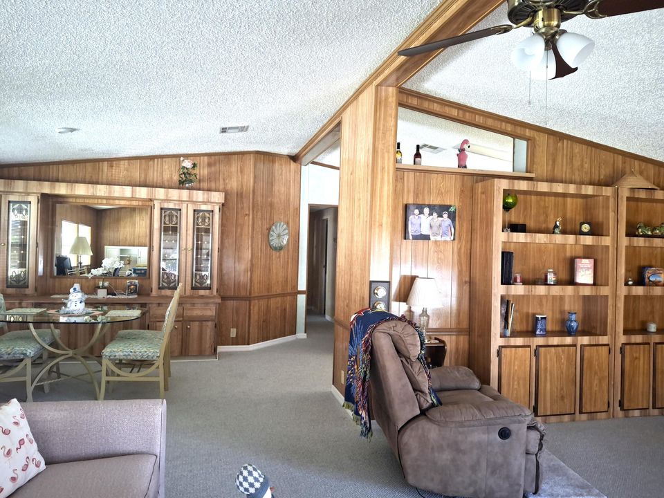 待售: $164,900 (2 贝兹, 2 浴室, 1340 平方英尺)