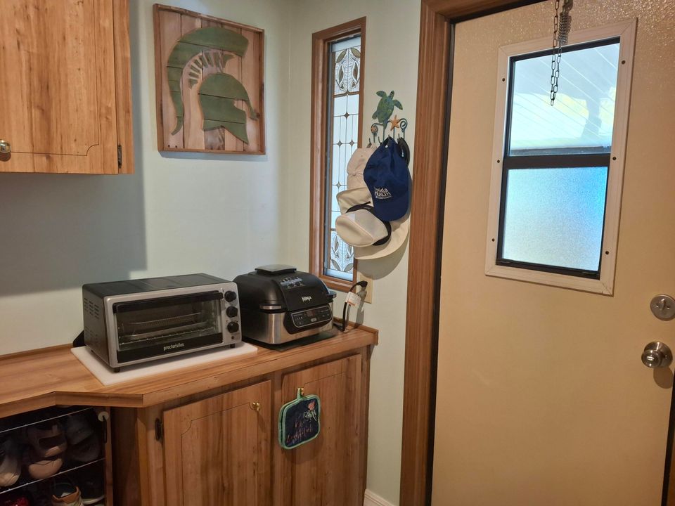 待售: $164,900 (2 贝兹, 2 浴室, 1340 平方英尺)