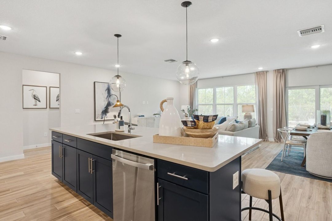 待售: $569,995 (4 贝兹, 3 浴室, 2350 平方英尺)