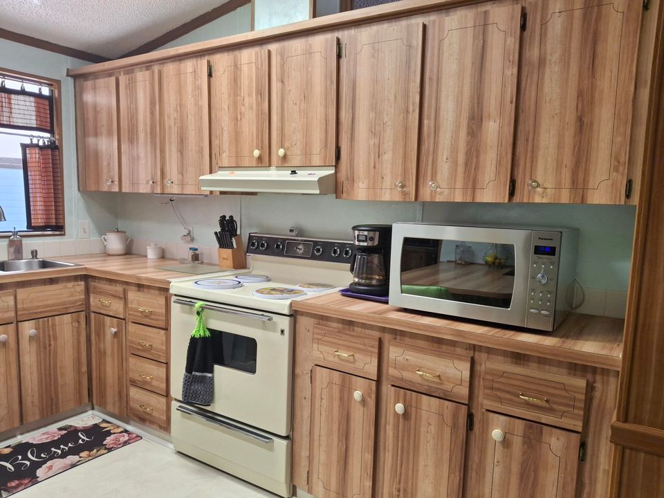 待售: $164,900 (2 贝兹, 2 浴室, 1340 平方英尺)