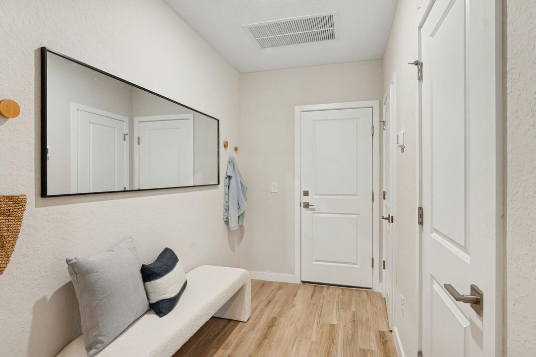 待售: $569,995 (4 贝兹, 3 浴室, 2350 平方英尺)