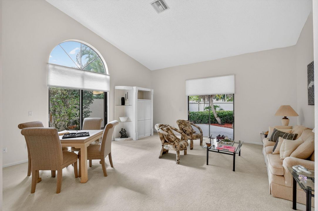 For Sale: $635,000 (2 beds, 2 baths, 1644 Square Feet)