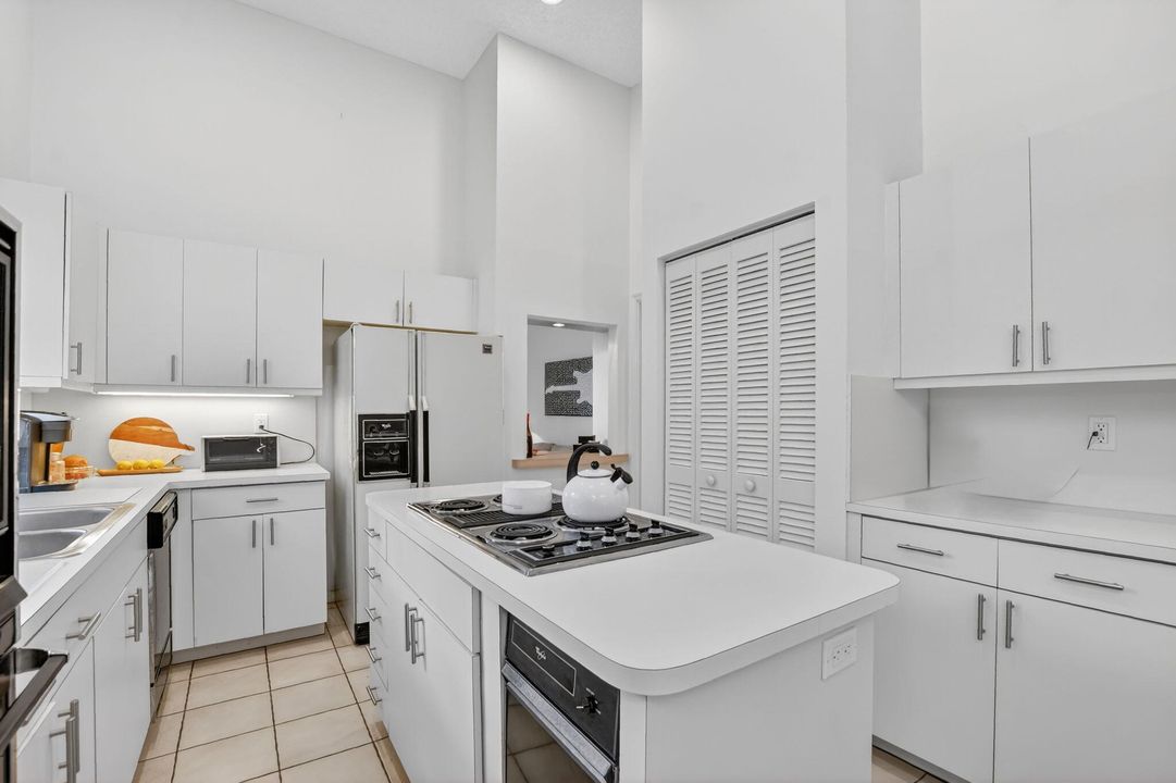 For Sale: $635,000 (2 beds, 2 baths, 1644 Square Feet)