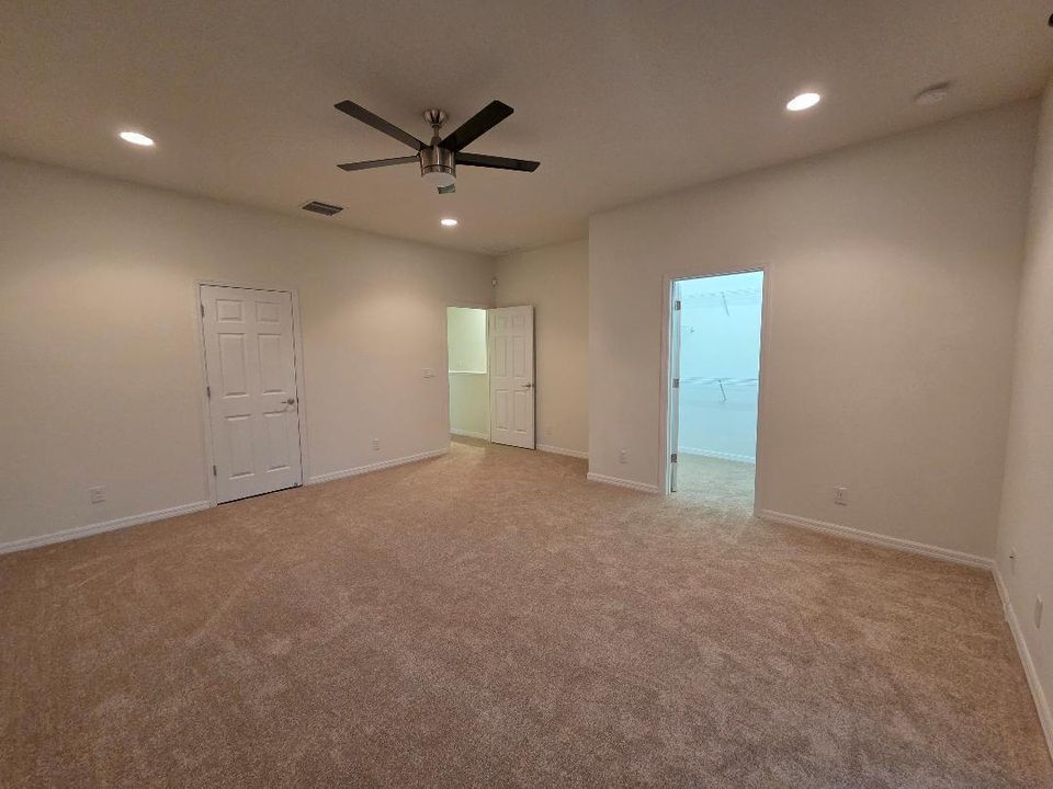 For Rent: $3,150 (3 beds, 2 baths, 1601 Square Feet)