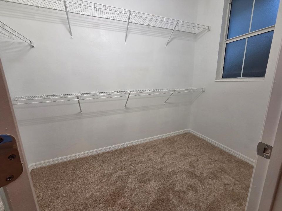 For Rent: $3,150 (3 beds, 2 baths, 1601 Square Feet)