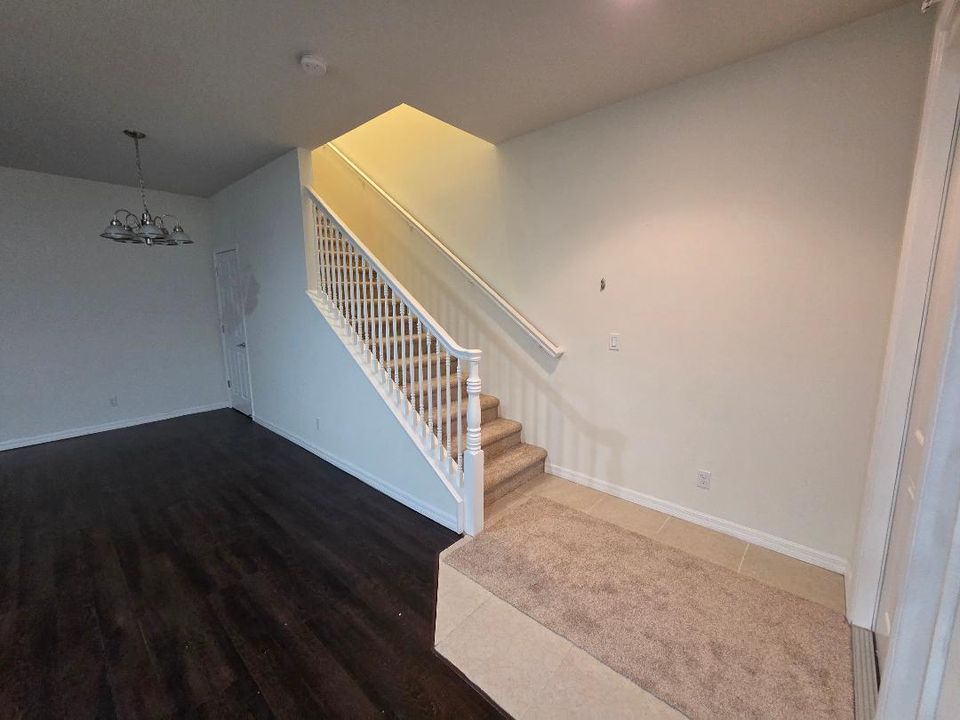 For Rent: $3,150 (3 beds, 2 baths, 1601 Square Feet)