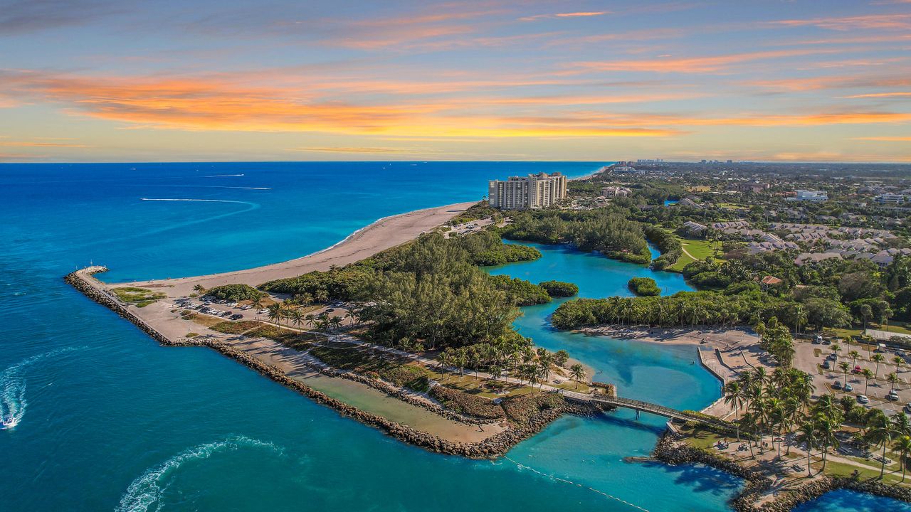 En Venta: $899,000 (2 camas, 2 baños, 1170 Pies cuadrados)