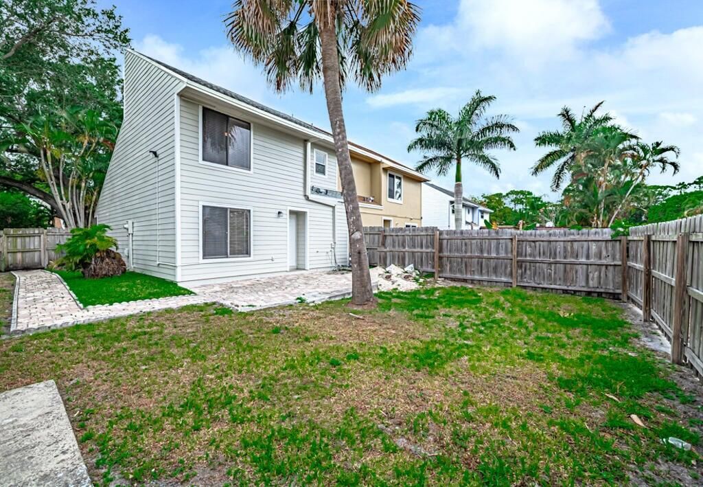 В аренду: $2,500 (3 спален, 2 ванн, 1279 Квадратных фут)