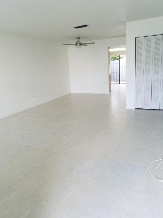 En Renta: $2,275 (2 camas, 2 baños, 1102 Pies cuadrados)