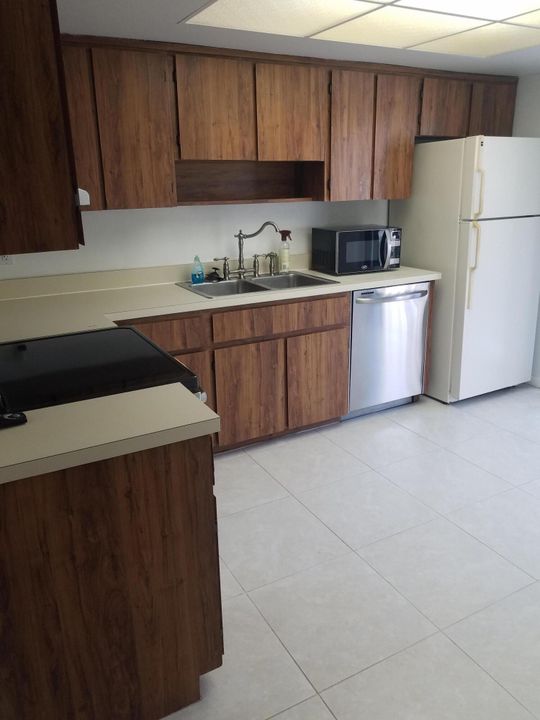 En Renta: $2,275 (2 camas, 2 baños, 1102 Pies cuadrados)