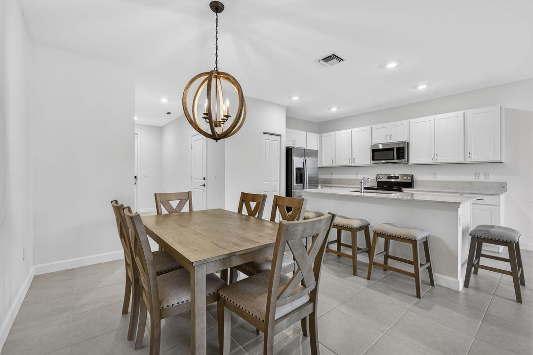 En Renta: $2,400 (3 camas, 2 baños, 1632 Pies cuadrados)