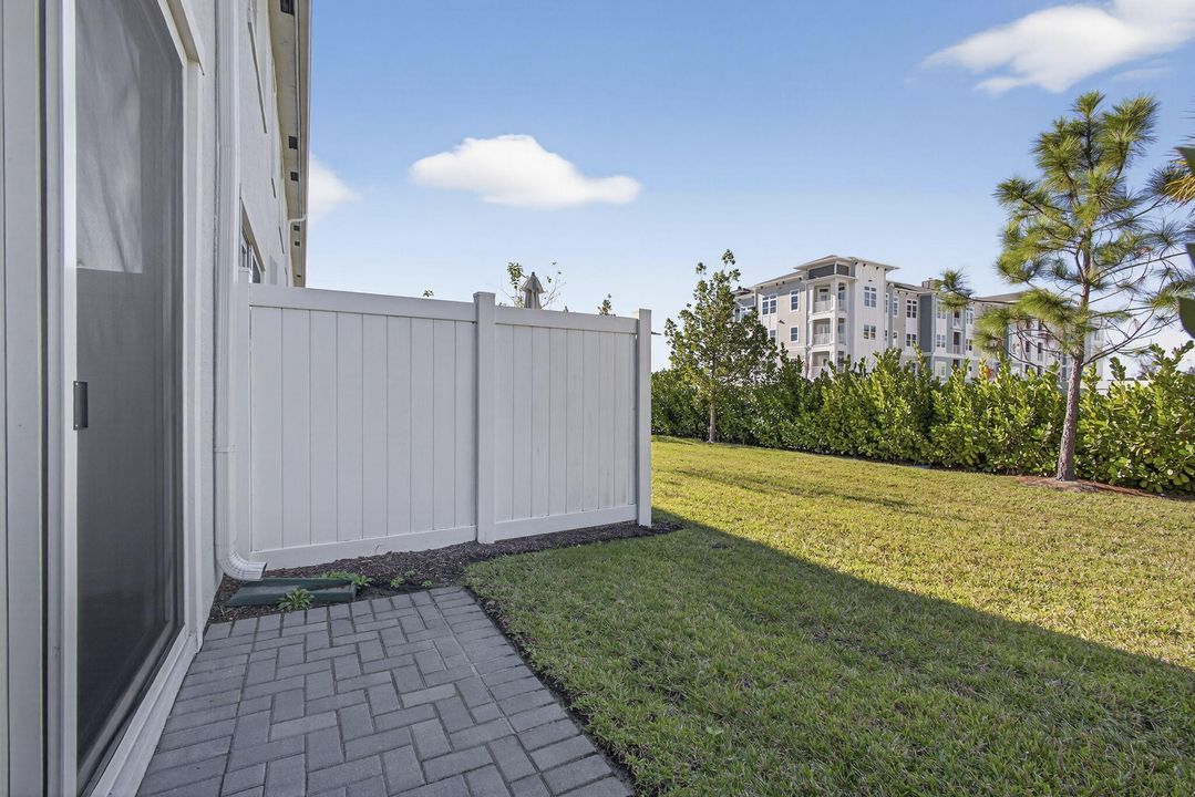 En Renta: $2,400 (3 camas, 2 baños, 1632 Pies cuadrados)