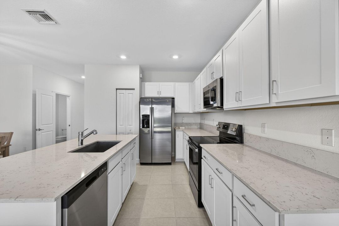 En Renta: $2,400 (3 camas, 2 baños, 1632 Pies cuadrados)