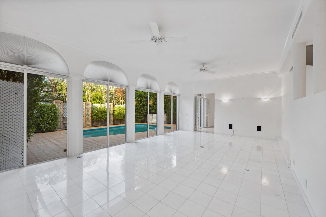 For Sale: $6,685,000 (3 beds, 4 baths, 3379 Square Feet)