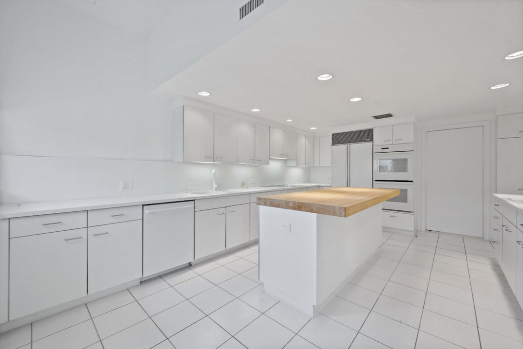 For Sale: $6,685,000 (3 beds, 4 baths, 3379 Square Feet)