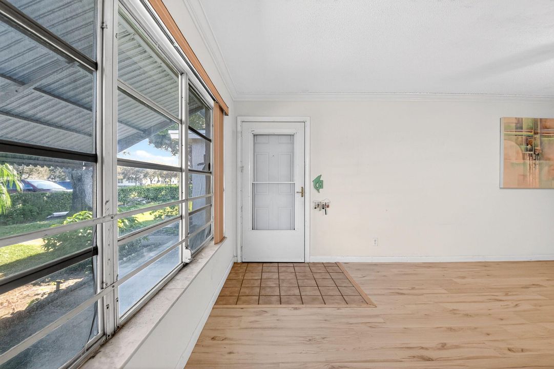 待售: $139,900 (1 贝兹, 1 浴室, 1100 平方英尺)