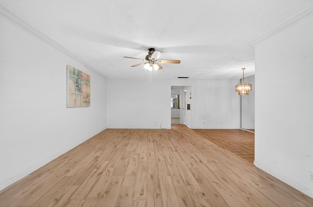 待售: $139,900 (1 贝兹, 1 浴室, 1100 平方英尺)