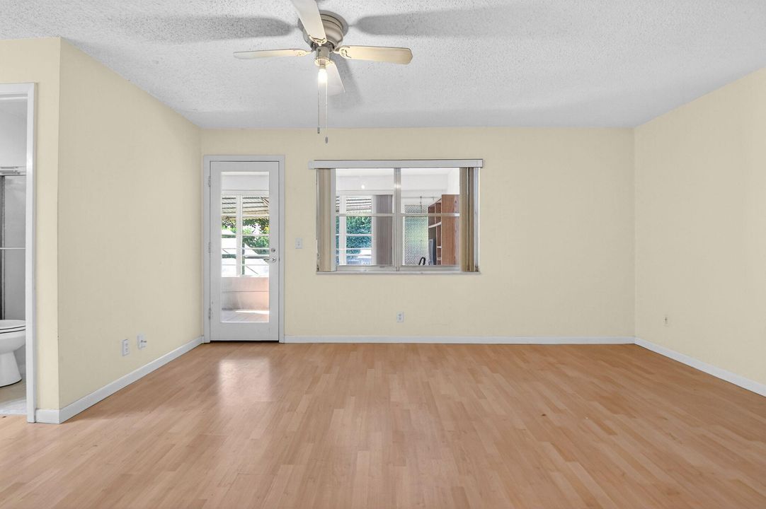 待售: $139,900 (1 贝兹, 1 浴室, 1100 平方英尺)