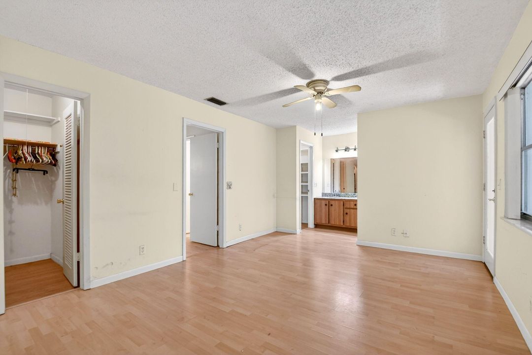 待售: $139,900 (1 贝兹, 1 浴室, 1100 平方英尺)