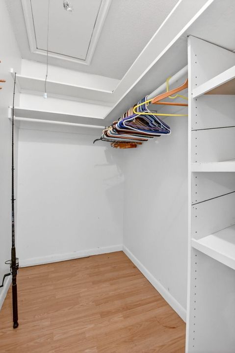 待售: $139,900 (1 贝兹, 1 浴室, 1100 平方英尺)