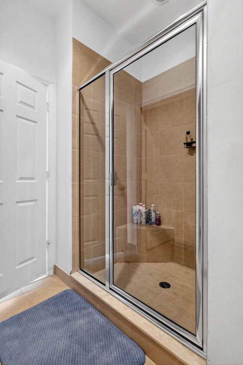 出租: $3,800 (3 贝兹, 3 浴室, 1955 平方英尺)